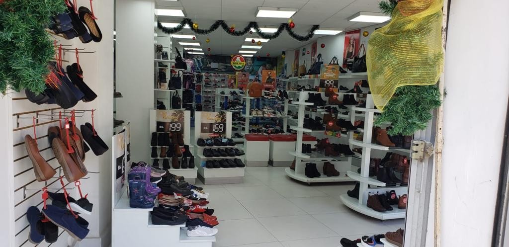 Local comercial en VentaAv Saavedra Local Comercial   1 baños  Foto 4