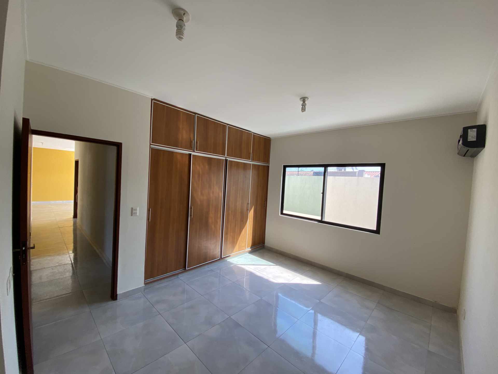 Casa en AlquilerKm 8 1/2 Av Banzer Foto 8