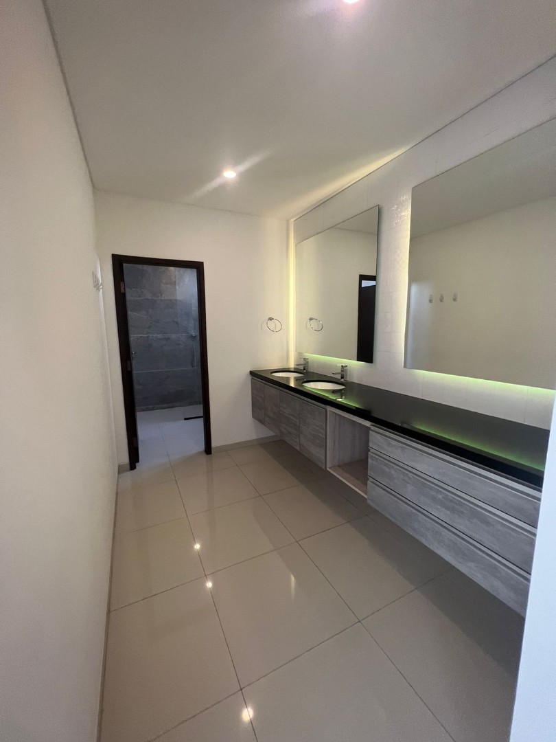 Casa en AlquilerCONDOMINIO URUBO GOLF 5 dormitorios 6 baños 4 parqueos Foto 9