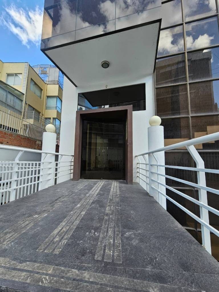 Edificio en San Miguel en La Paz 36 dormitorios 21 baños 7 parqueos Foto 3