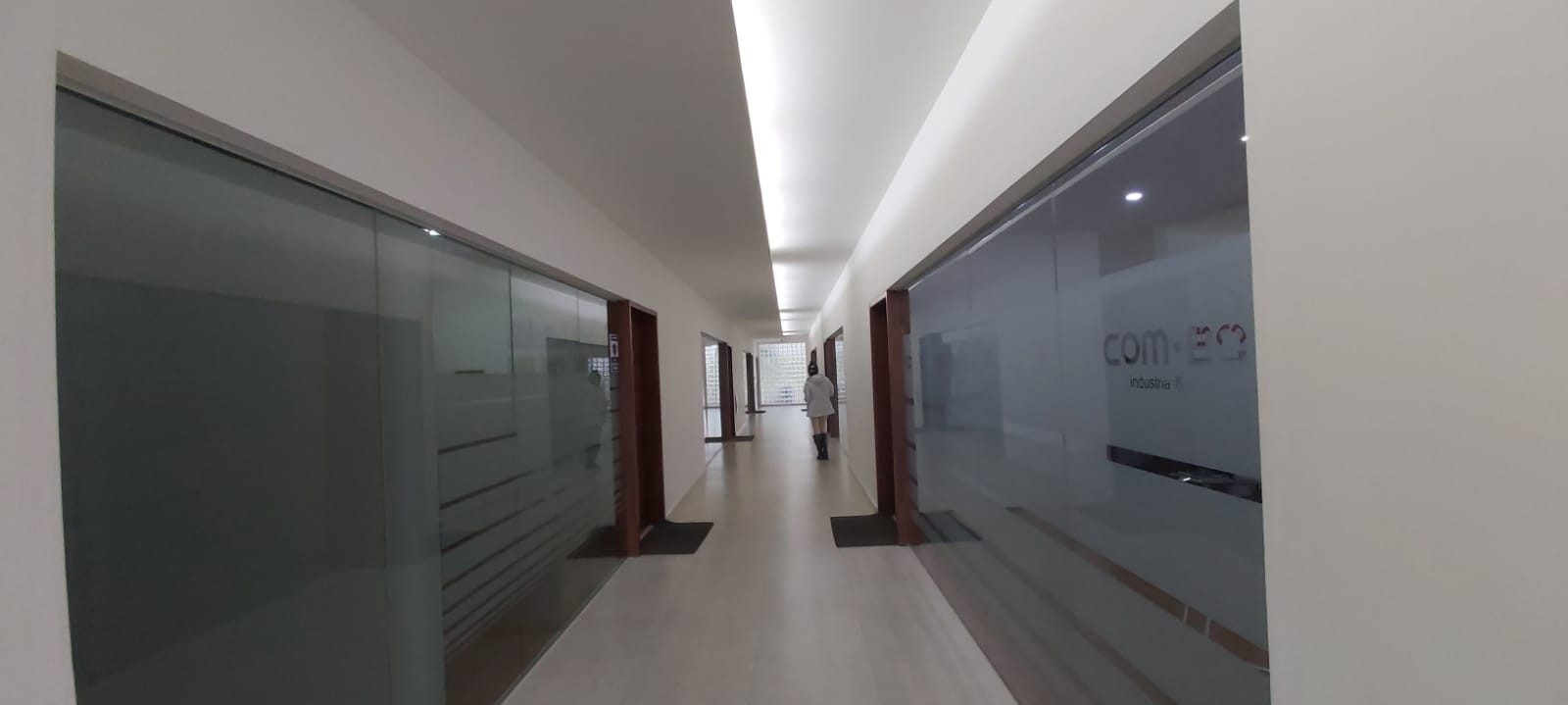 Oficina Edif. Spazio Uno, Av. Beni entre 2do y 3er anillo. Foto 4