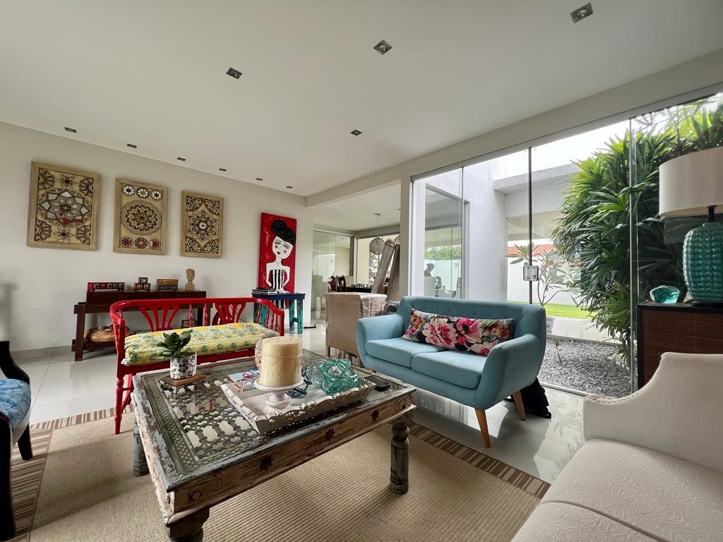 En Alquiler a $us 1,500 Foto 5