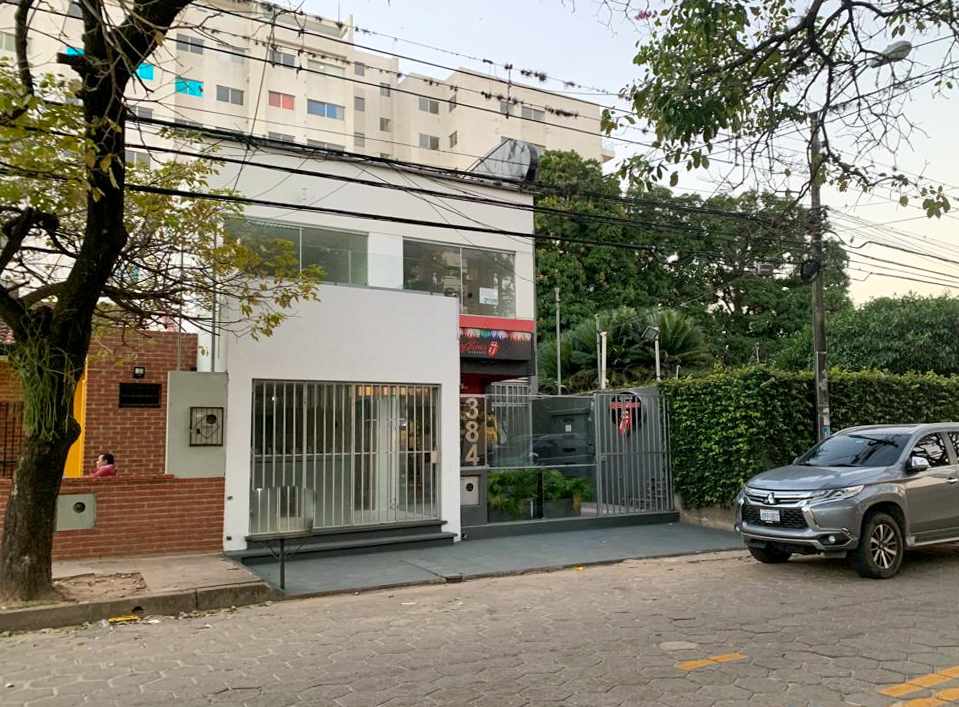 Local comercial en VentaJuan de Garay Av. Velarde Diagonal Starbucks  3 baños  Foto 7