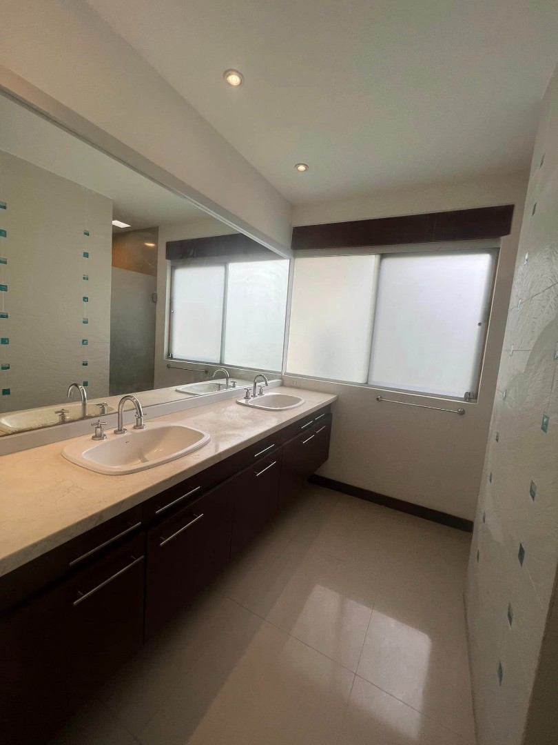 Casa en AlquilerCONDOMINIO JARDINES DEL URUBO  4 dormitorios 5 baños 3 parqueos Foto 11