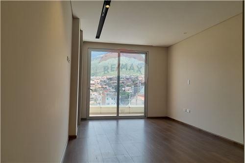 Departamento en Aranjuez en Cochabamba 3 dormitorios 4 baños 1 parqueos Foto 32