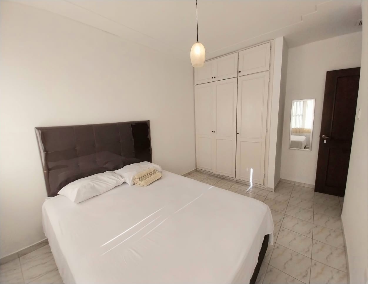 Casa en Alquiler📍 ZONA OESTE, BARRIO URBARÍ 4 dormitorios 4 baños 3 parqueos Foto 13