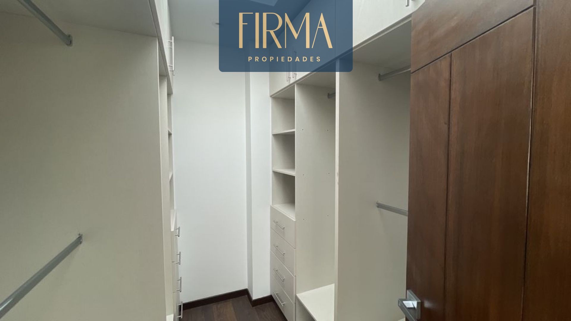 Casa en AlquilerCASA EN ALQUILER EN IRPAVI (EL VERGEL) 3 dormitorios 4 baños 2 parqueos Foto 11