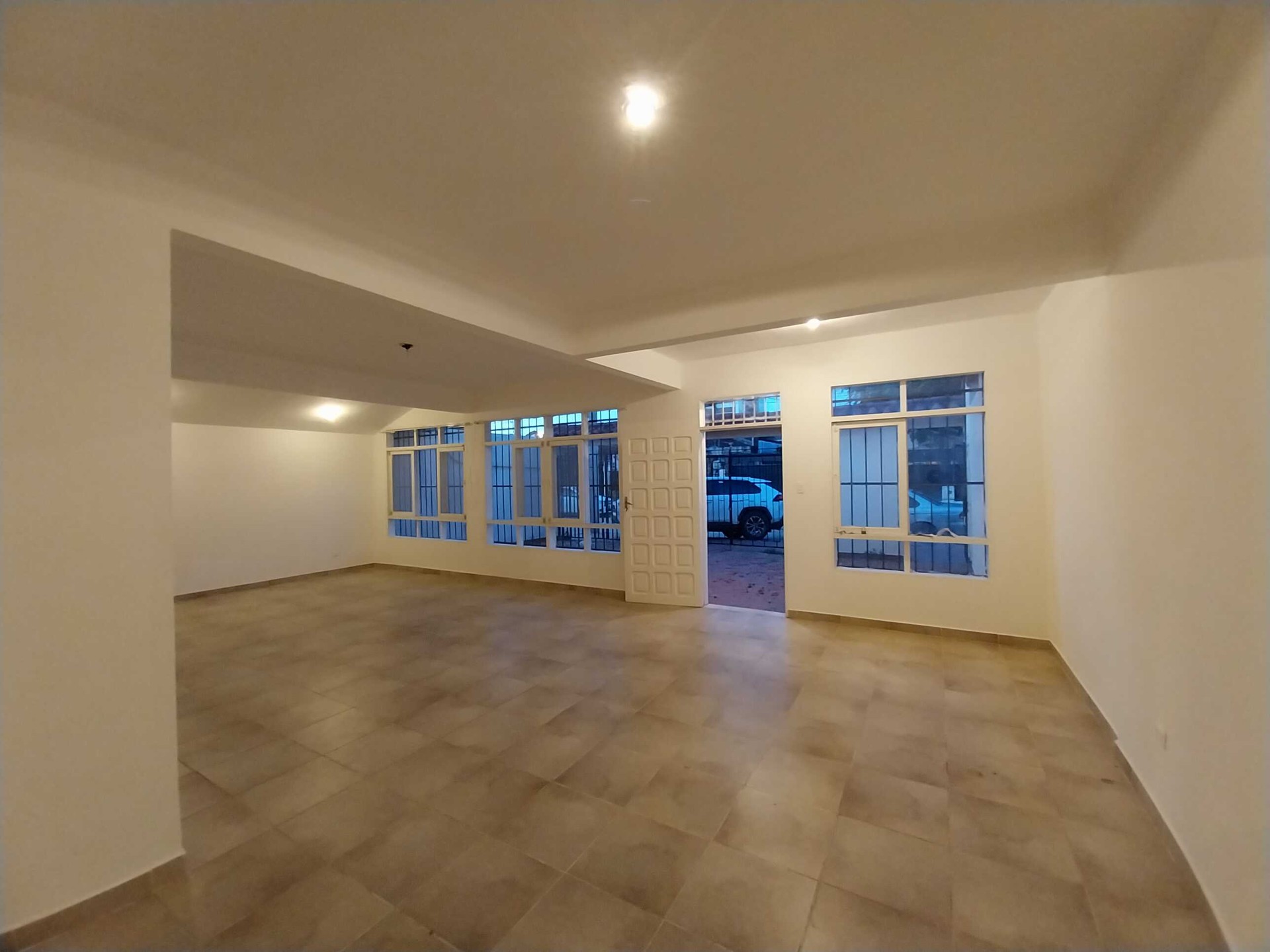 Casa en AlquilerBARRIO HAMACAS - ZONA NORTE 4° ANILLO Foto 3