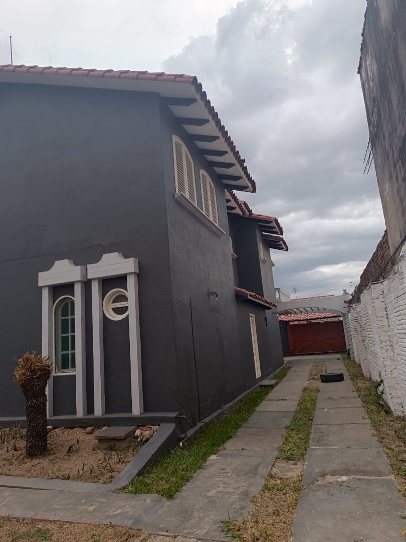 Casa en AlquilerAv brasil una cuadra antes del 4to anillo Foto 13
