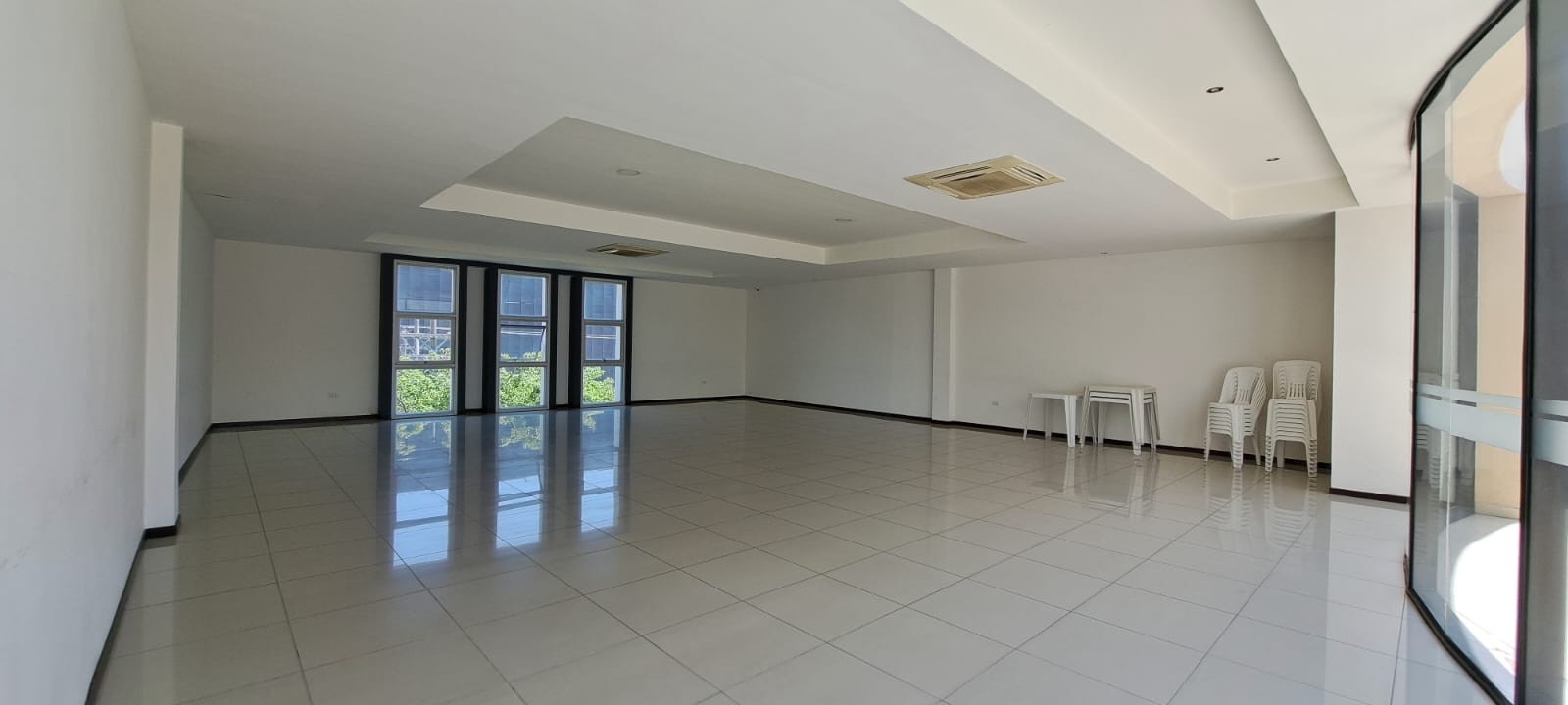 Departamento en Entre 2do y 3er anillo Oeste en Santa Cruz de la Sierra 2 dormitorios 2 baños 1 parqueos Foto 9