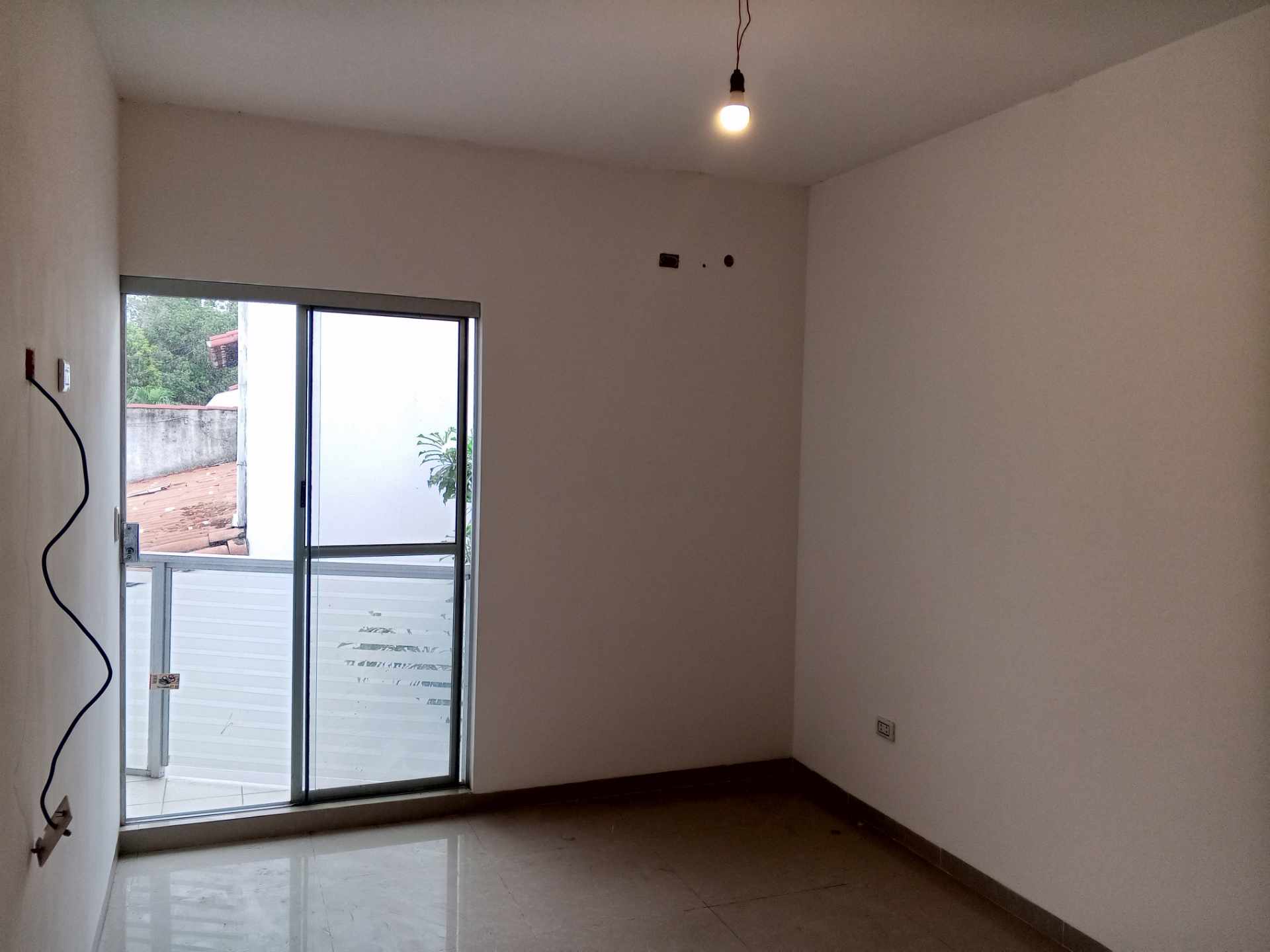 Casa [CONDOMINIO JERUSALEN| 4TO. Y 5TO. ANILLO ZONA NORTE ENTRE RADIAL 26 Y 27 CERCA DE MALL LAS BRISAS] ALQUILER SIN MUEBLES CASA DE 2 PLANTAS, DE 3 DORMITORIOS PET FRIENDLY, CON DEPENDENCIAS Y PARQUEO TECHADO Foto 15