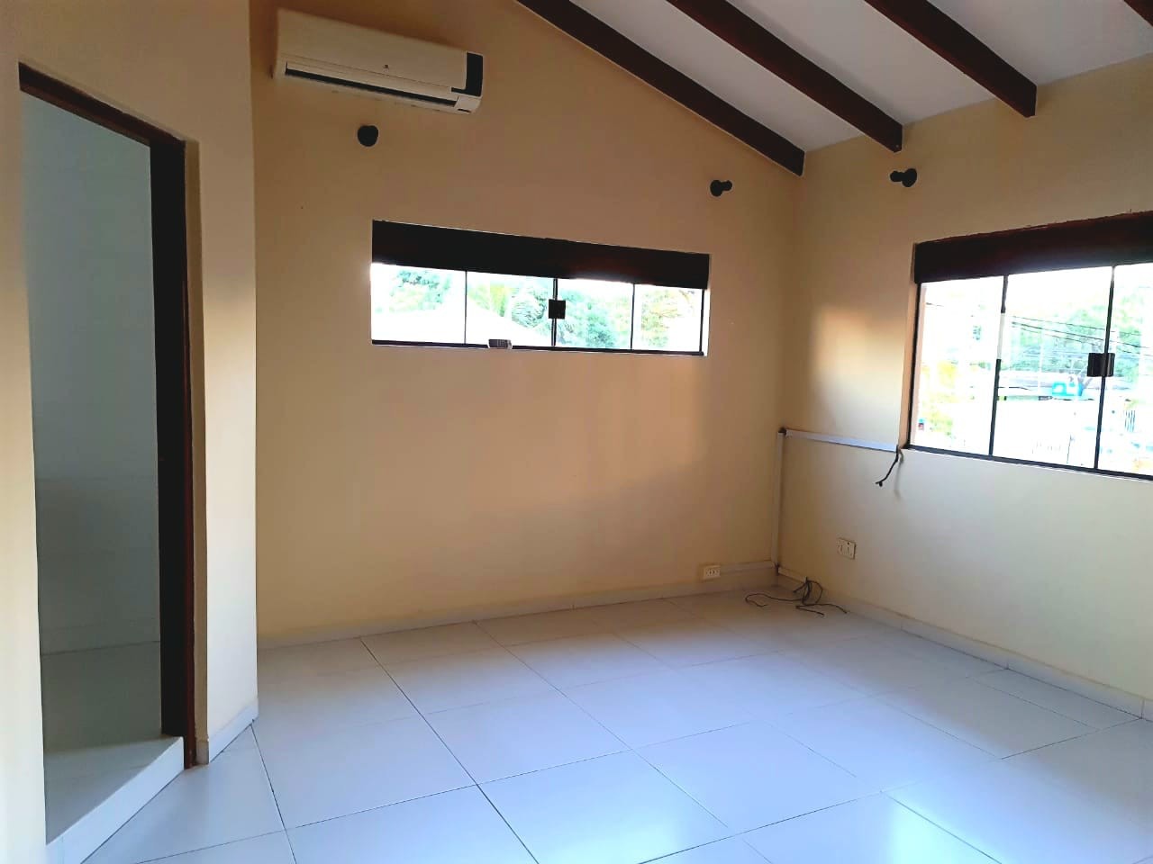 En Alquiler a $us 1,700 Foto 7