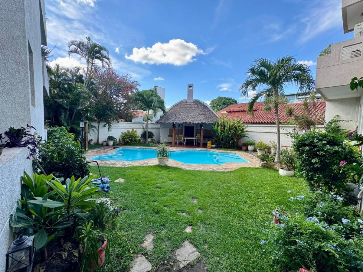 En Alquiler a $us 718 Foto 3