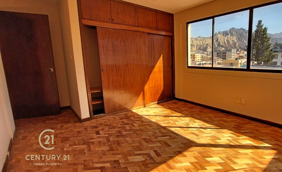 Departamento en Irpavi en La Paz 3 dormitorios 3 baños 1 parqueos Foto 5