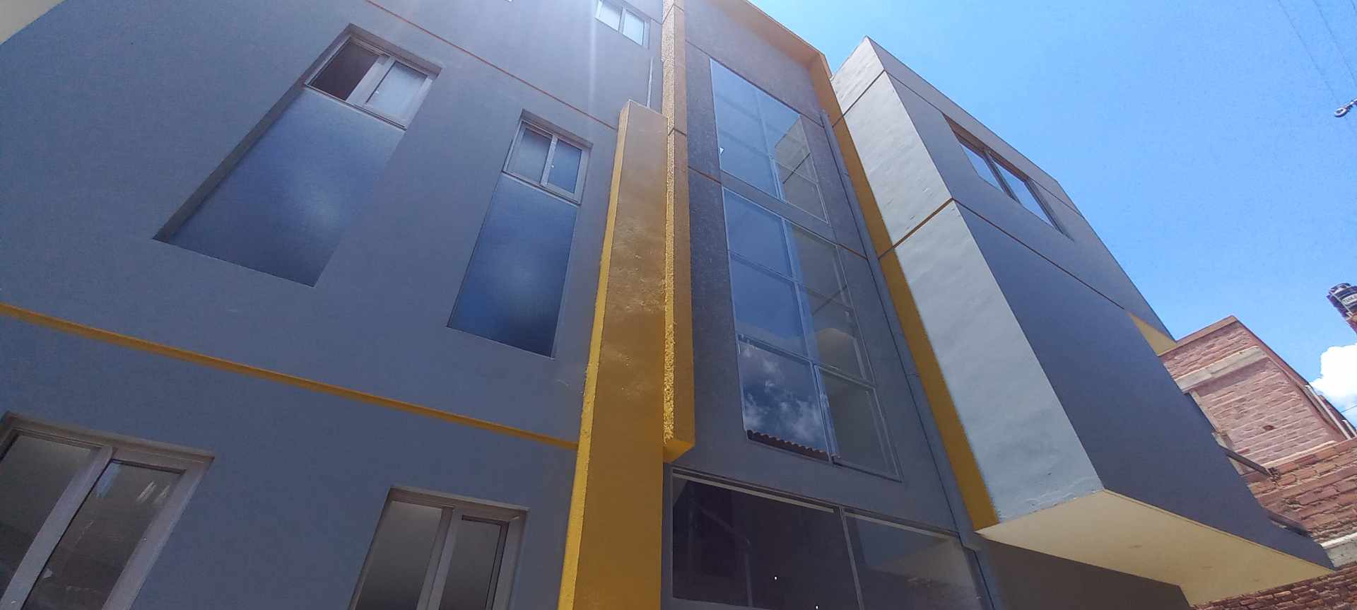 Casa en VentaInmediaciones Campo Ferial y Country Club, OTB Exaltación, en pasaje cerrado, Urbanización La Rinconada, Zona Alalay 4 dormitorios 5 baños 3 parqueos Foto 29