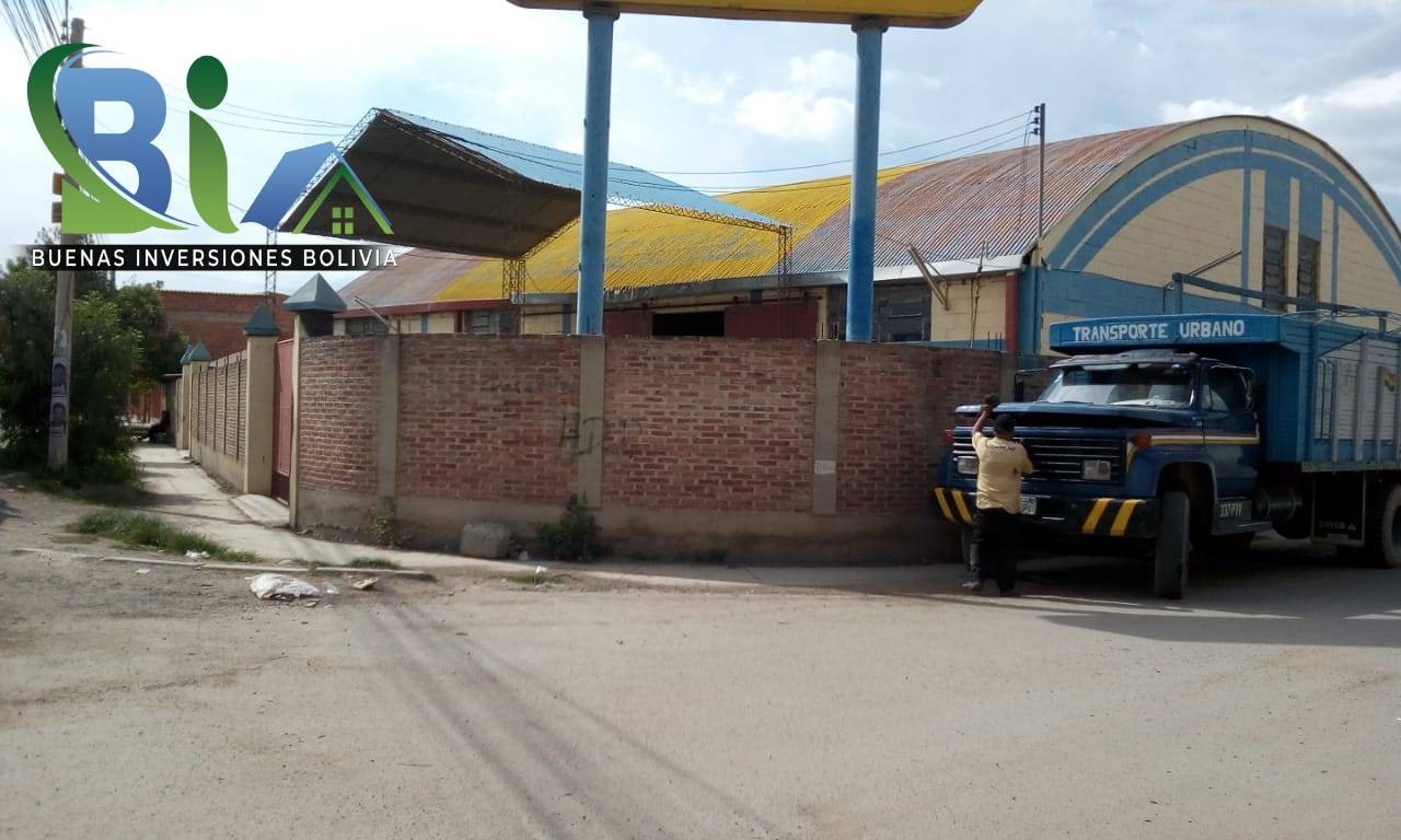 Galpón $us.455.000.- GALPON + DEPOSITO + VIVIENDA 961M2 AV. CAPITAN USTARIZ Foto 8