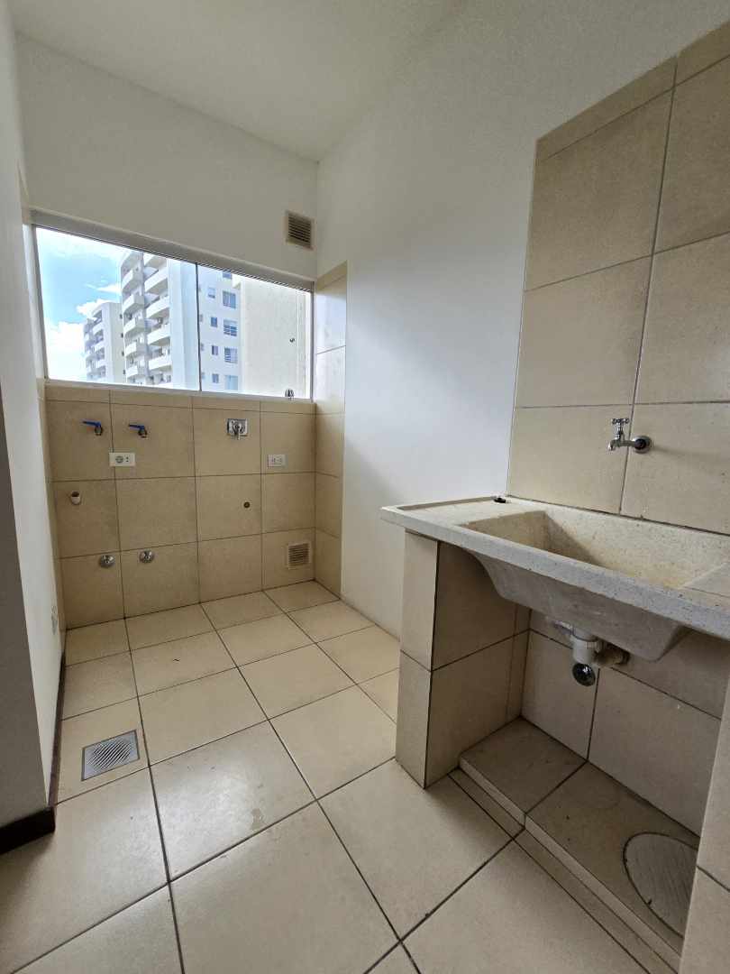 Departamento en AlquilerRadial 26 entre  5 y 6to anillo Foto 17