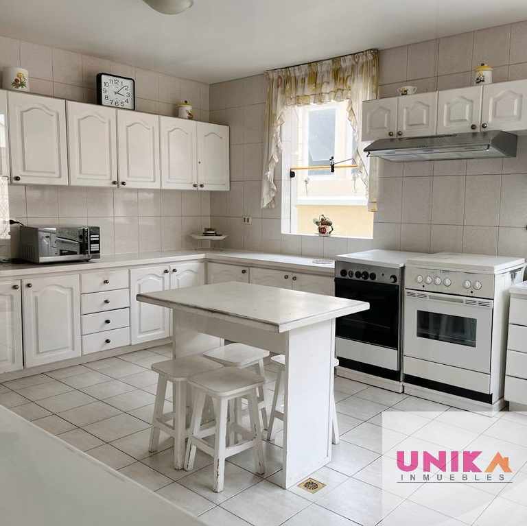 Casa en Venta🏡 HERMOSA CASA AMPLIA Y LLENA DE SOL EN VENTA, EN EL LUGAR MAS CÉNTRICO DE ACHUMANI 4 dormitorios 5 baños 4 parqueos Foto 8