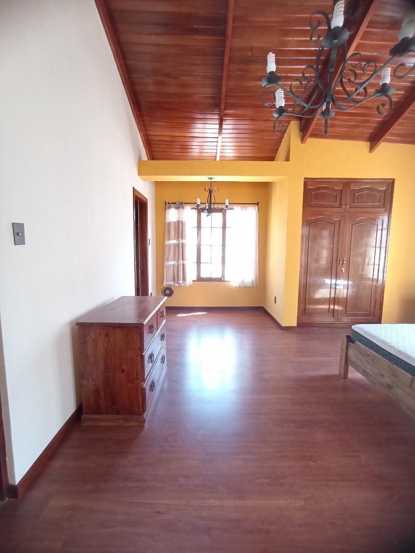 Casa en AlquilerACHUMANI  4 dormitorios 7 baños 2 parqueos Foto 24