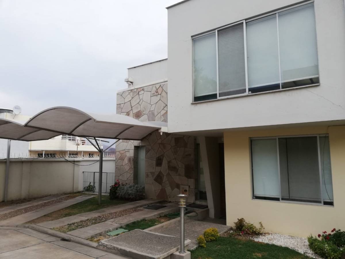 Casa Calle Jacinto Anaya Foto 1