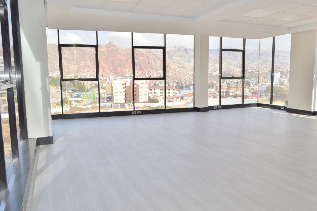 Local comercial en San Miguel en La Paz  2 baños  Foto 2