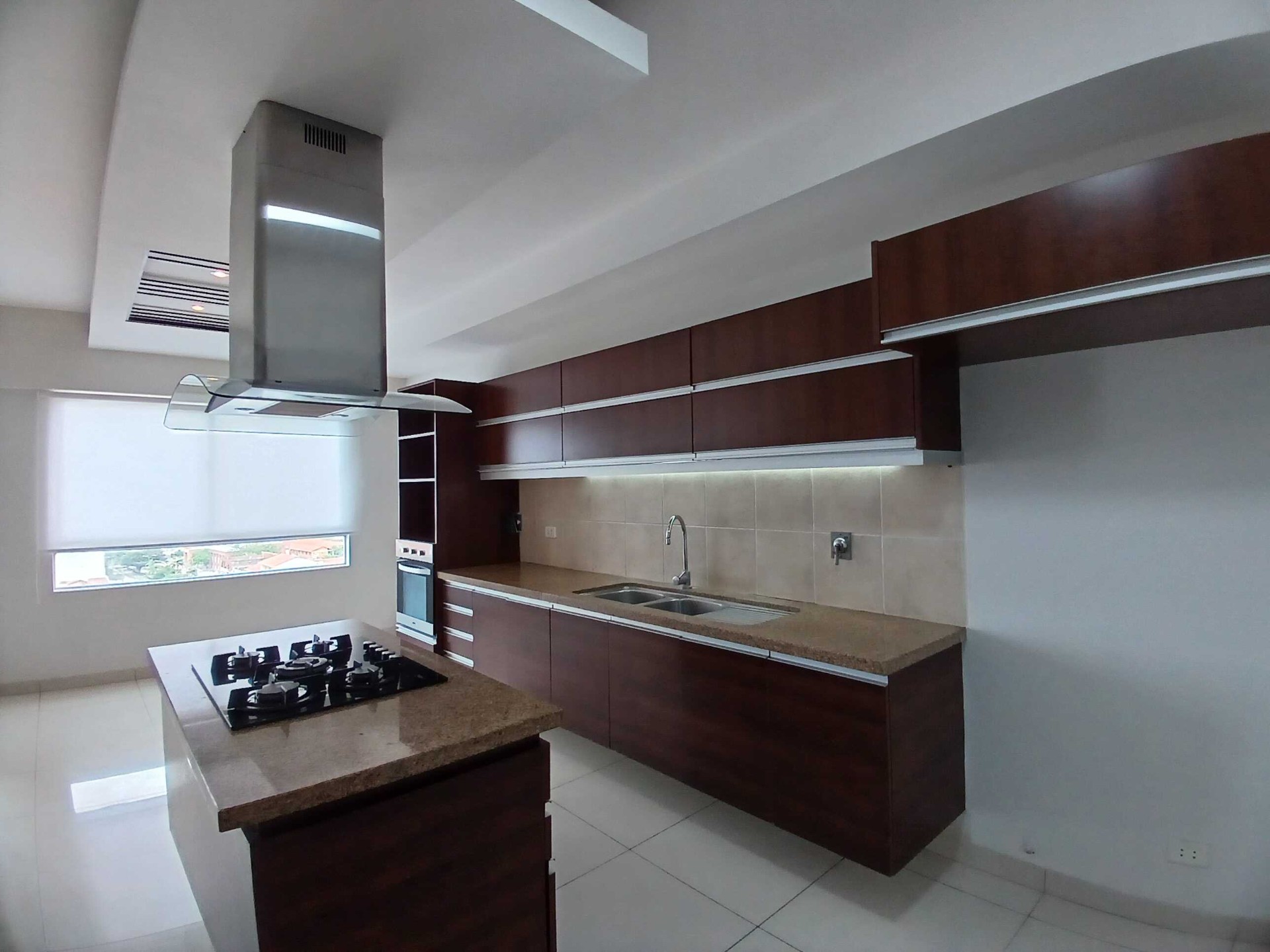 Departamento en Alquiler📢 ALQUILER DPTO EN COND. CURUPAU – AV. PARAGUA 4 dormitorios 4 baños 1 parqueos Foto 6