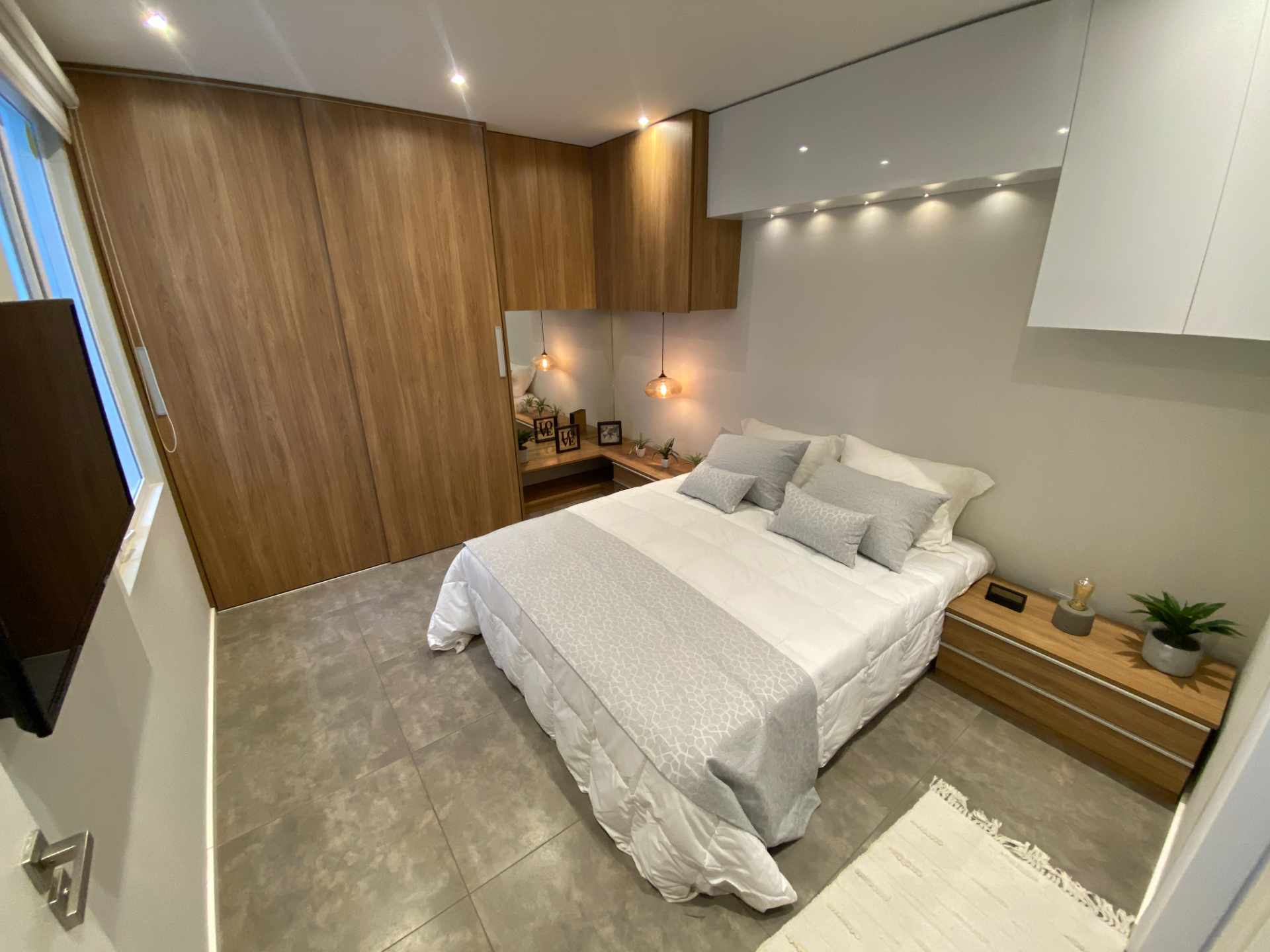 Departamento en AlquilerEdificio Triii. Av. Canal Pedro Velez entre 7mo y 8vo anillo.  3 dormitorios 2 baños 1 parqueos Foto 4