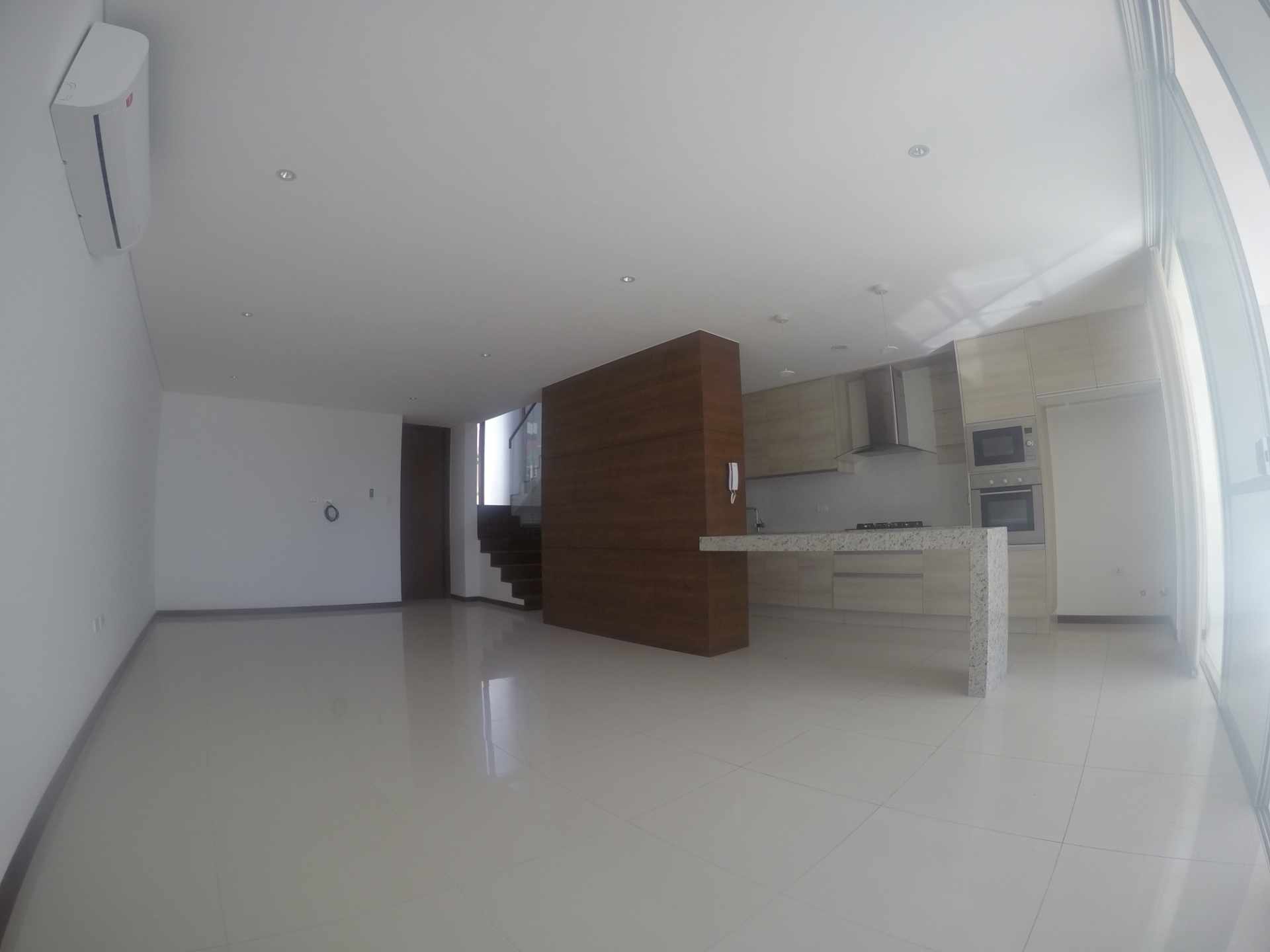 Casa en Entre 4to y 5to anillo Norte en Santa Cruz de la Sierra 3 dormitorios 4 baños 2 parqueos Foto 8