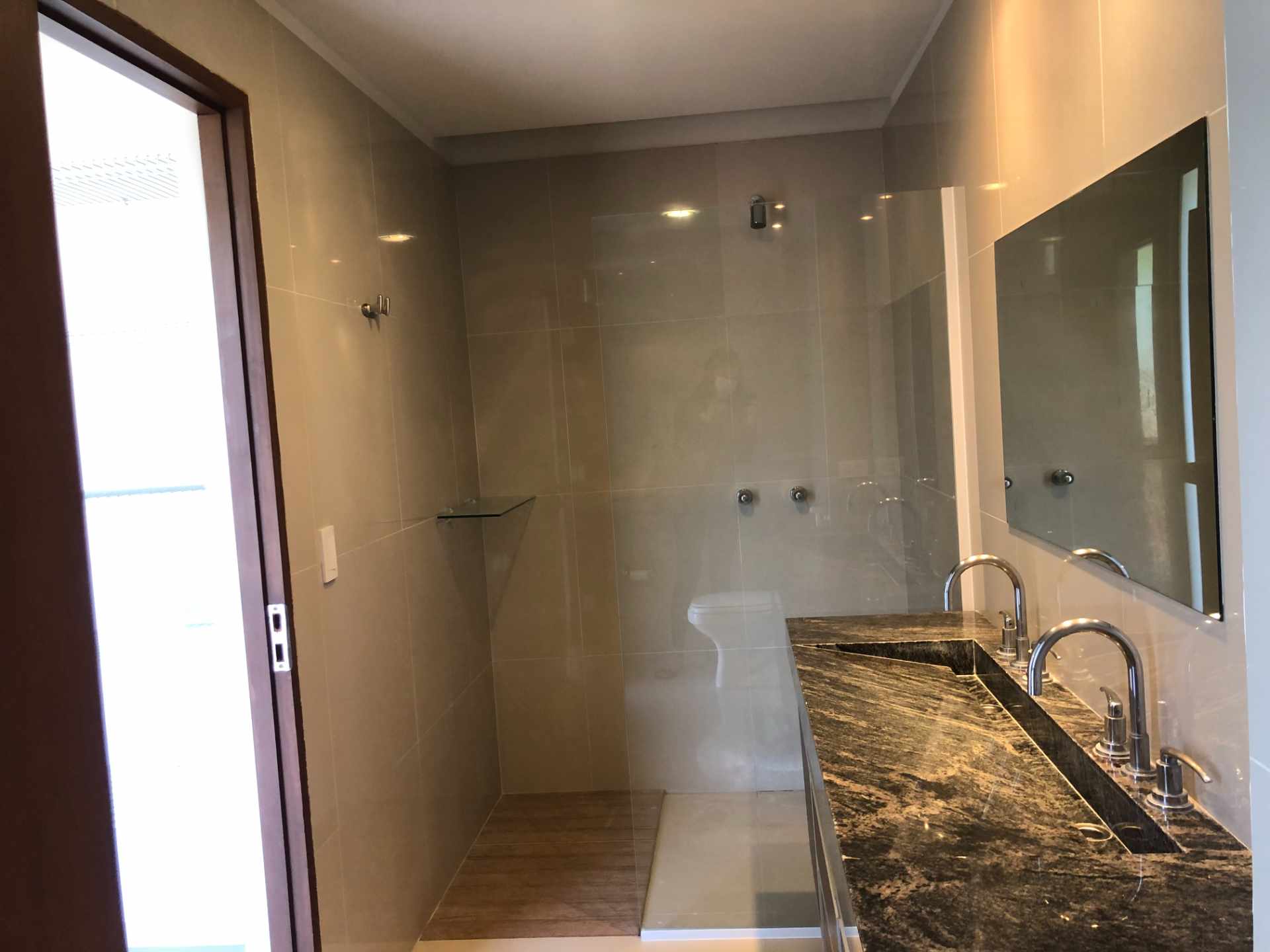 Casa en Entre 6to y 7mo anillo Norte en Santa Cruz de la Sierra 3 dormitorios 3 baños 2 parqueos Foto 9