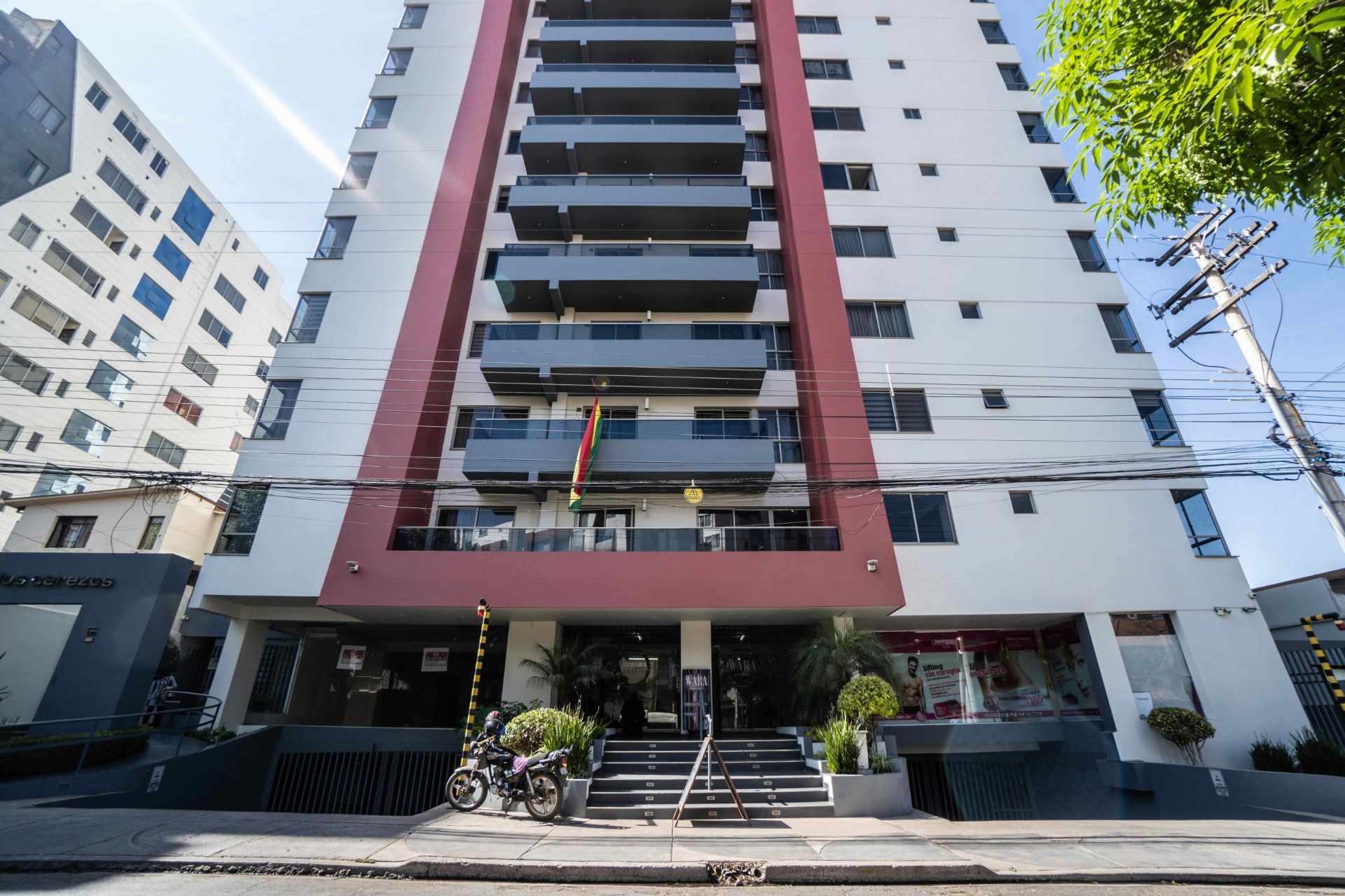 Departamento en Muyurina en Cochabamba 3 dormitorios 2 baños 1 parqueos Foto 2