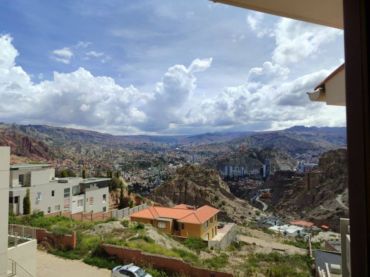 Casa en La Florida en La Paz 5 dormitorios 5 baños 2 parqueos Foto 14