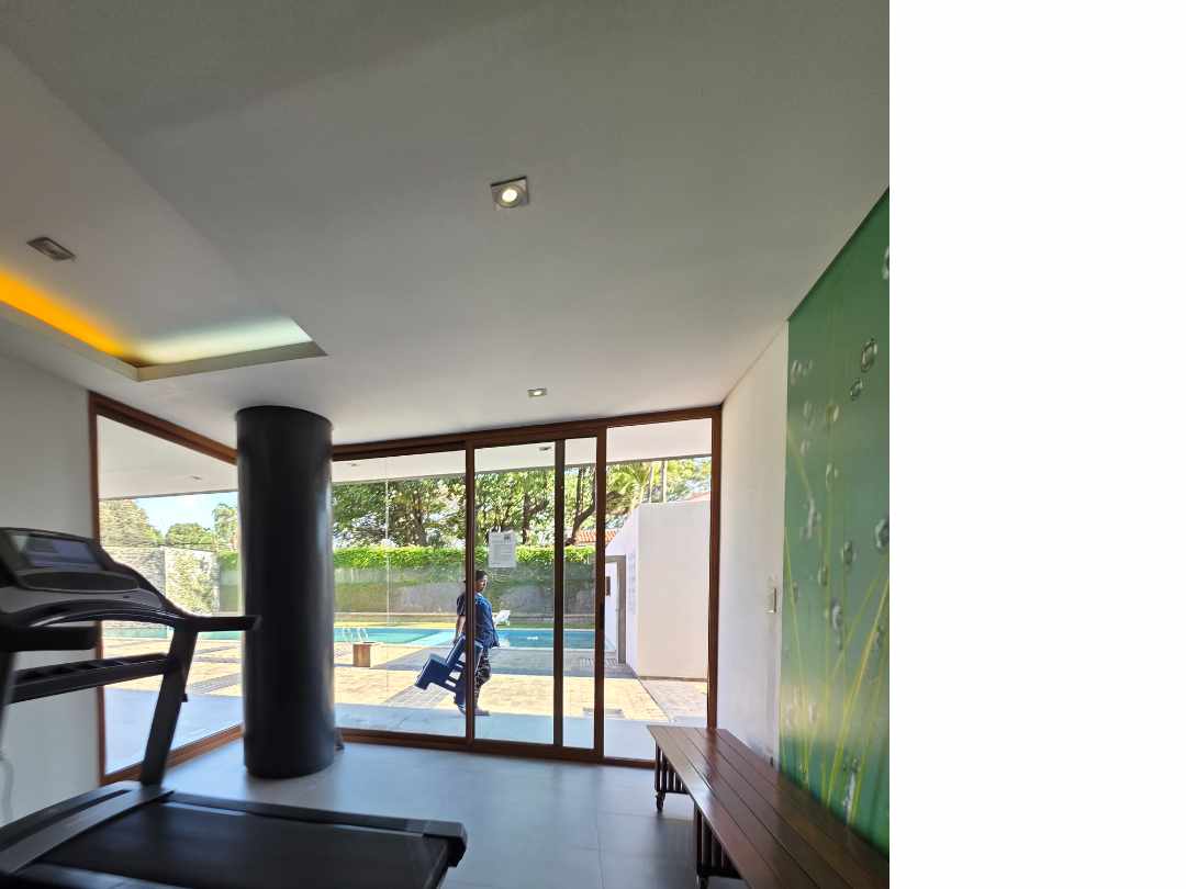 Departamento en AlquilerZona Norte 
6to. Anillo ( Av.Banzer y Beni)
Condominio Torres de  la Sierra 3 dormitorios 4 baños 1 parqueos Foto 11