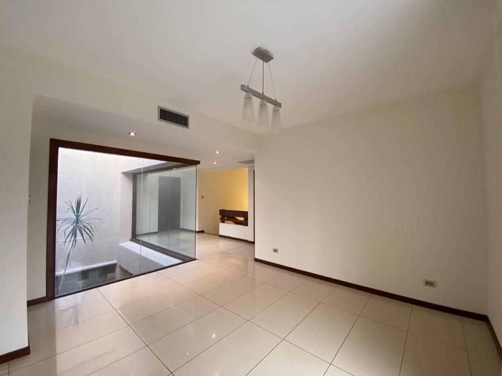 En Alquiler a Bs 12,800 Foto 5