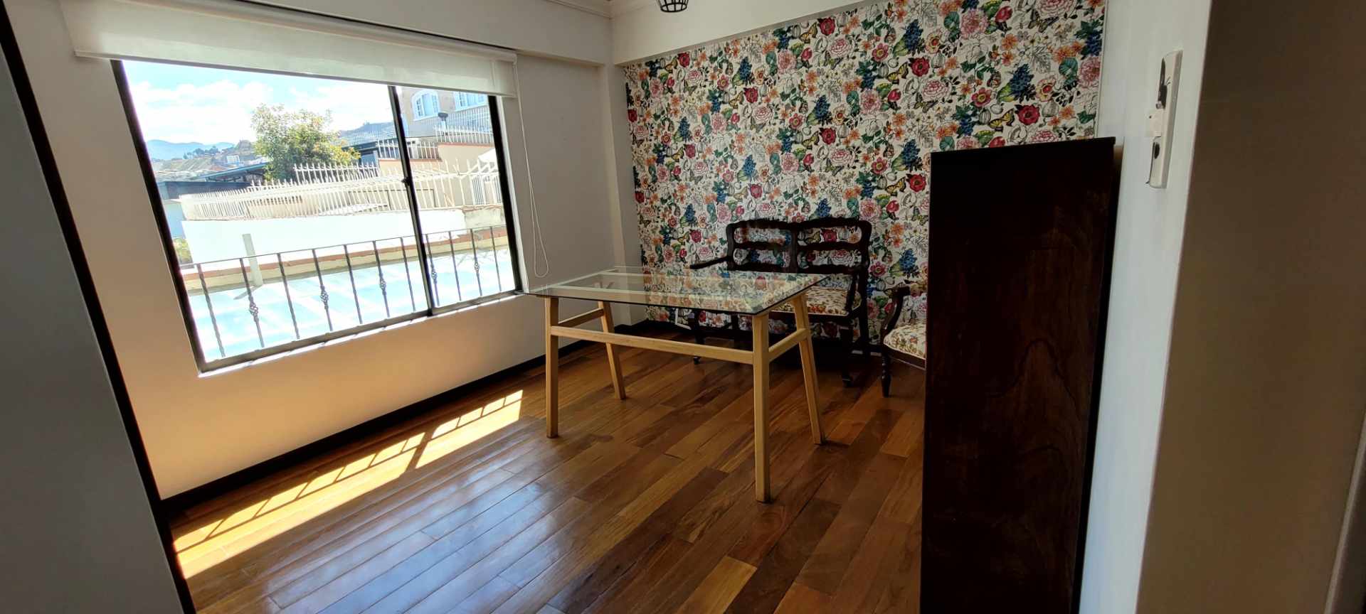 Casa en Alquiler
Hermosa y moderna casa en  alquiler en Achumani 3 dormitorios 4 baños 3 parqueos Foto 9