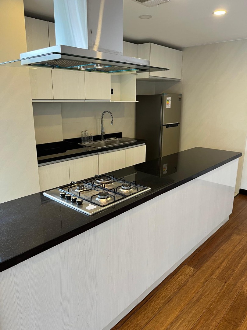 Departamento en AlquilerModerno Depto. en Alquiler
1 Dormitorio, Calacoto 1 dormitorios 1 baños 1 parqueos Foto 3