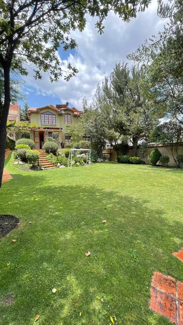 Casa en VentaCasa en Irpavi 2 4 dormitorios 8 baños 4 parqueos Foto 8