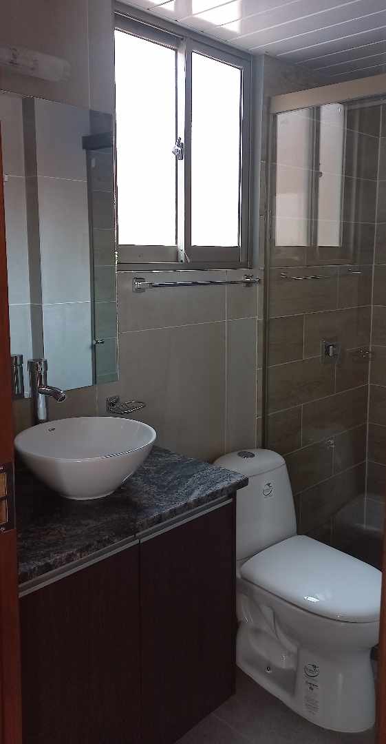 Casa en VentaInmediaciones Campo Ferial y Country Club, OTB Exaltación, en pasaje cerrado, Urbanización La Rinconada, Zona Alalay 4 dormitorios 5 baños 3 parqueos Foto 24