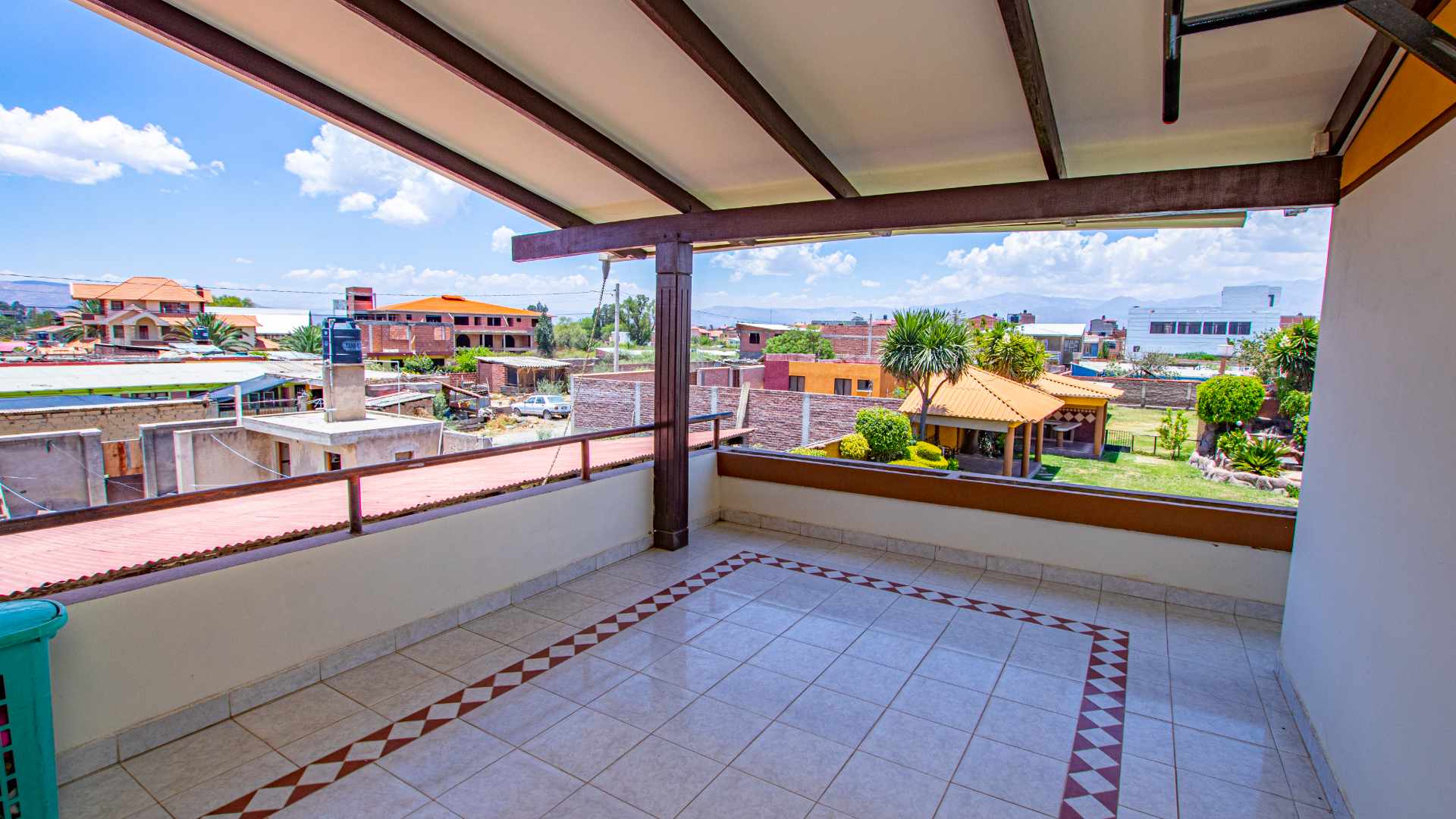 Casa en Colcapirhua en Cochabamba 4 dormitorios 3 baños 2 parqueos Foto 17