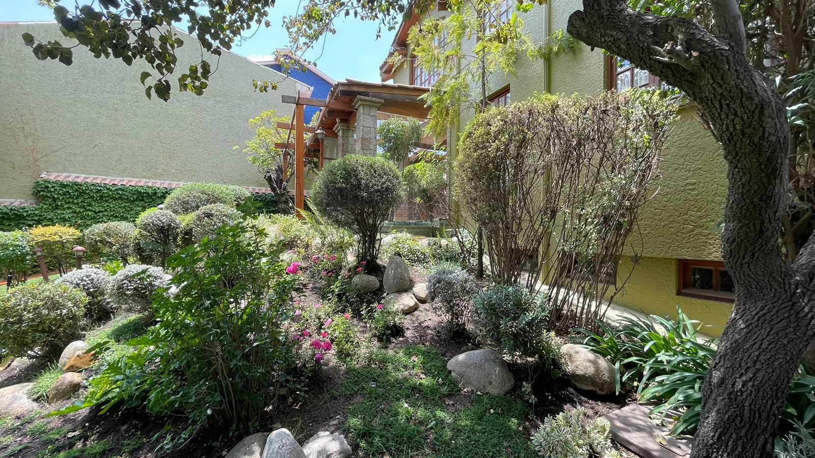 Casa en VentaCasa en Irpavi 2 4 dormitorios 8 baños 4 parqueos Foto 6