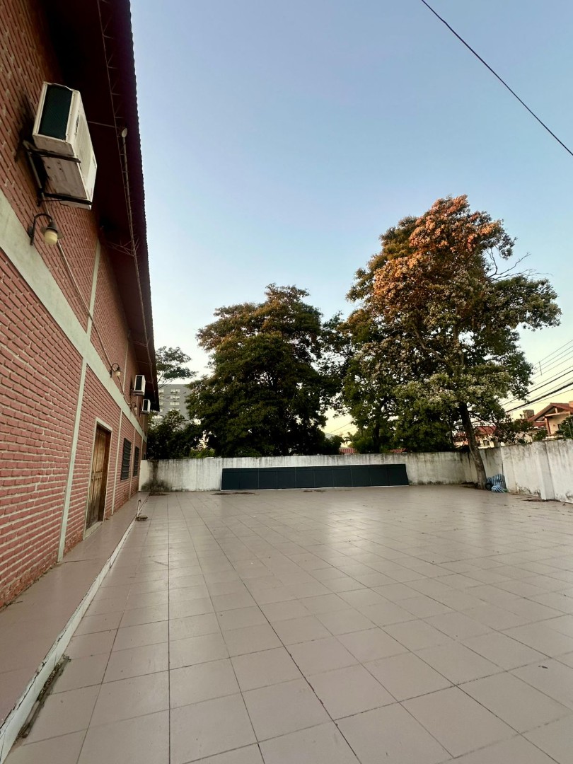 Galpón en AlquilerSALÓN MULTIFUNCIONAL EN ALQUILER
Zona Norte – Av. Banzer, 5to Anillo Foto 14