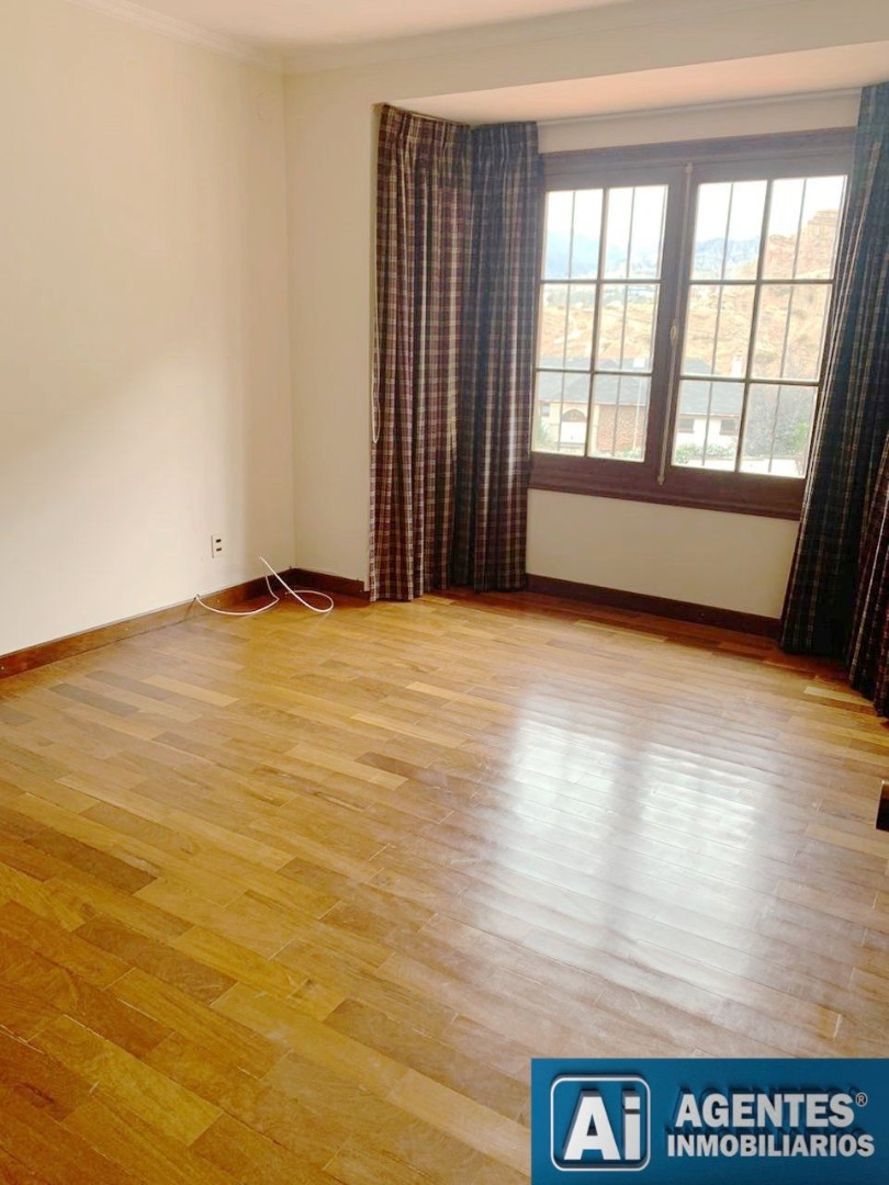 Casa en AlquilerLA FLORIDA HERMOSA RESIDENCIA EN ALQUILER 4 dormitorios 4 baños 4 parqueos Foto 5