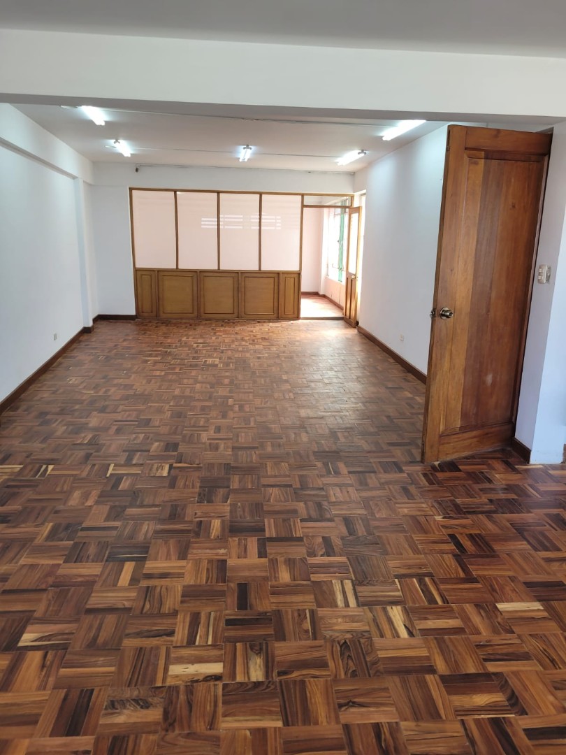 Casa en AlquilerSOPOCACHI -  CASA EN ALQUILER O VENTA -  PARA OFICINAS - 3 PLANTAS  21 dormitorios 5 baños 5 parqueos Foto 26