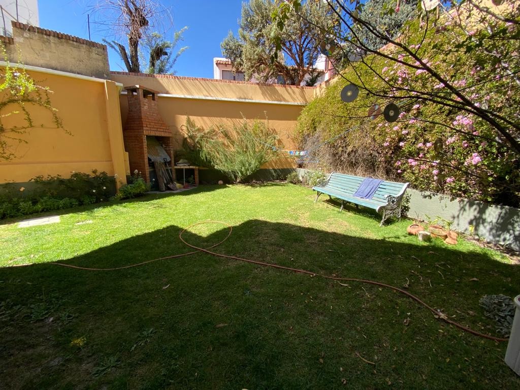 Casa en Achumani en La Paz 3 dormitorios 4 baños 2 parqueos Foto 7