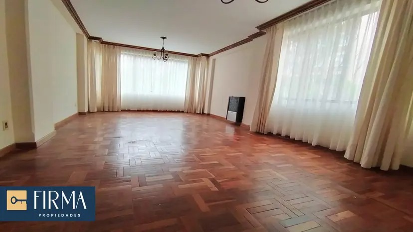 Departamento en AlquilerAvenida Jose Aguirre, zona Los Pinos ( Frente a Impuestos Nacionales ) Foto 12