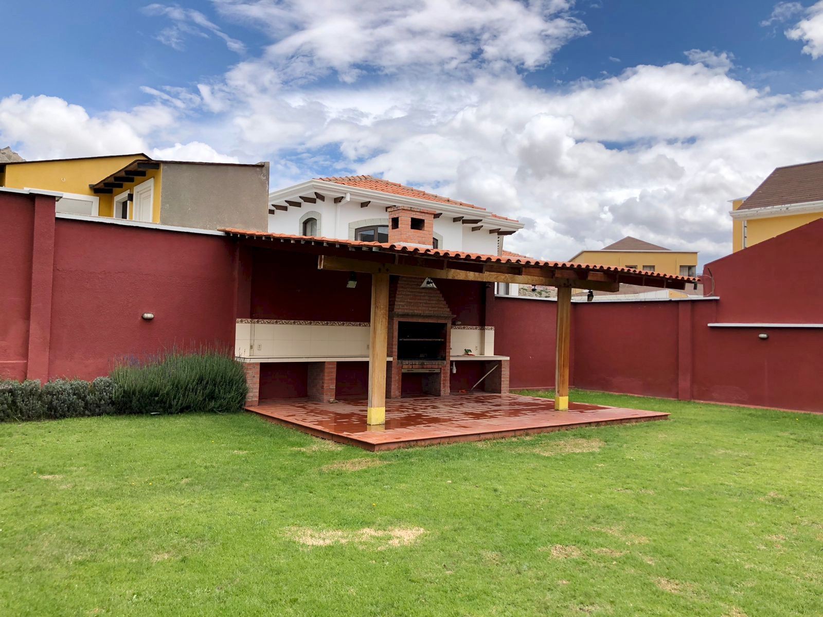 Casa en Auquisamaña en La Paz 3 dormitorios 4 baños 3 parqueos Foto 14