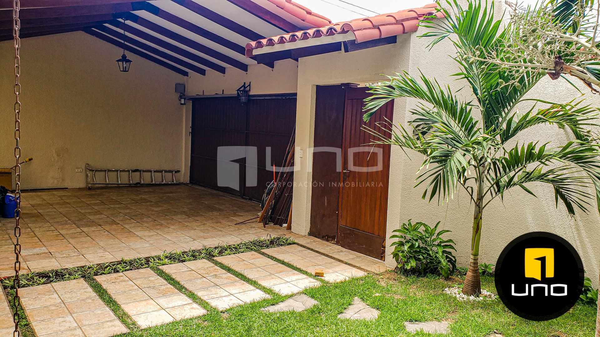 Casa Barrio Las Palmas alquilo amplia casa  con muebles y piscina Foto 3