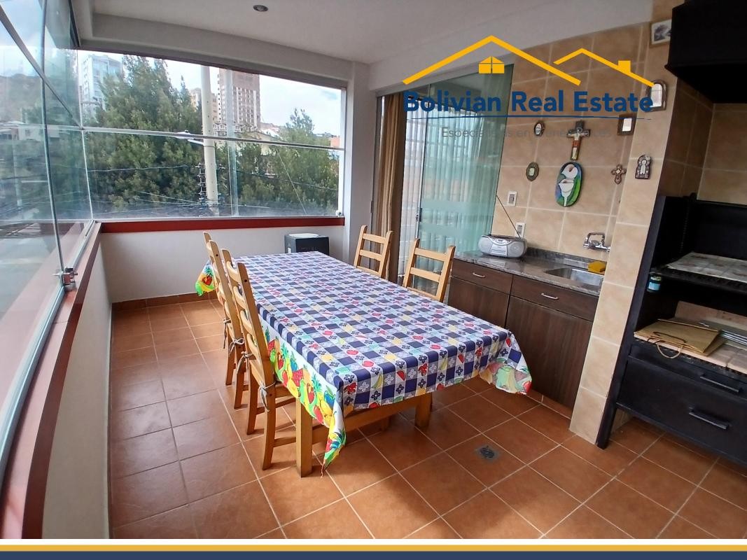 Departamento en VentaEN VENTA – HERMOSO DEPARTAMENTO EN CALACOTO, AV. FUERZA NAVAL 4 dormitorios 5 baños 2 parqueos Foto 3