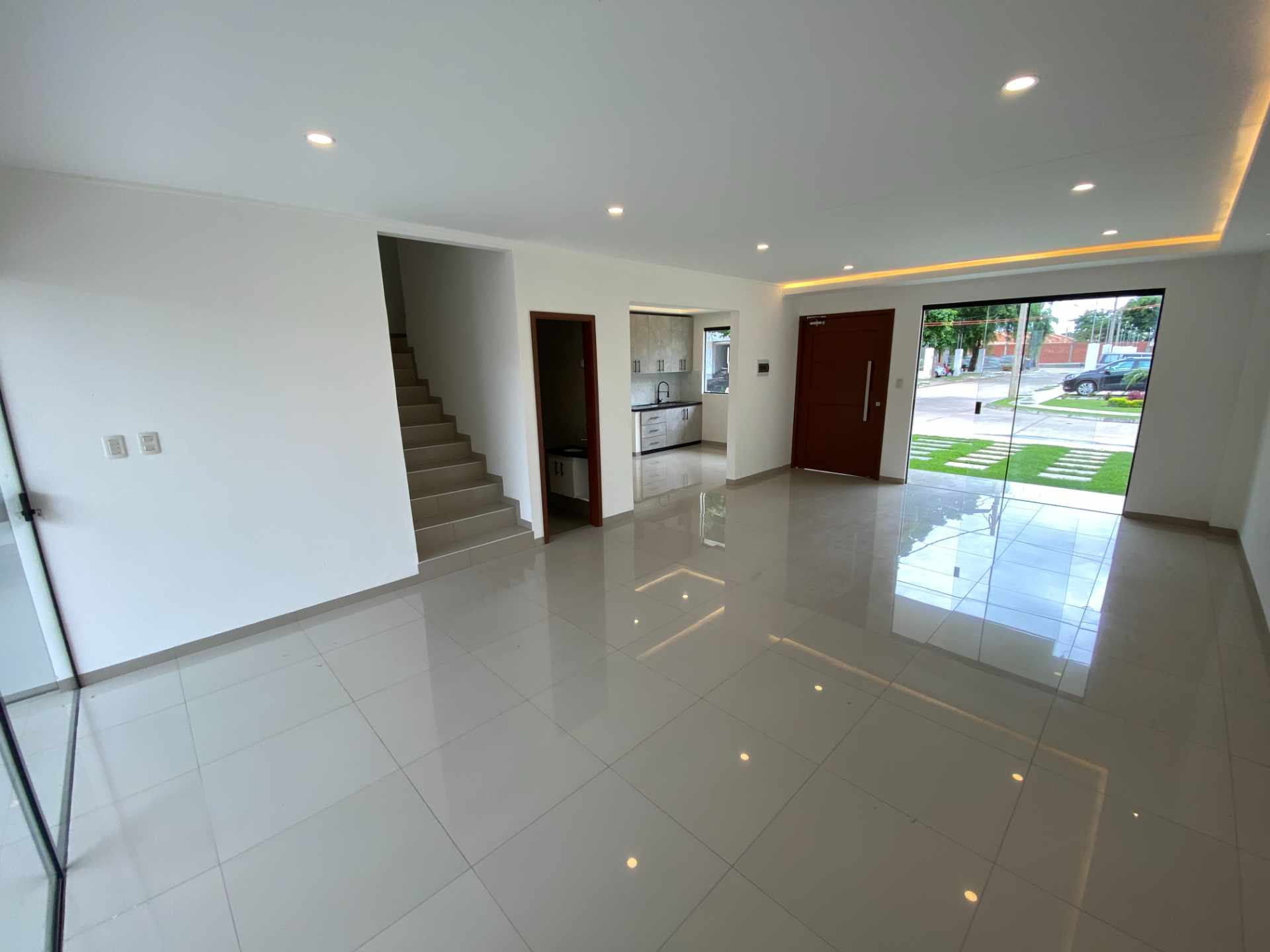 Casa en VentaCondominio Las Palmeras 2. Km 8 Carretera al Norte entrando por Mainter, al lado de ASAI NORTE.   4 dormitorios 4 baños 2 parqueos Foto 24