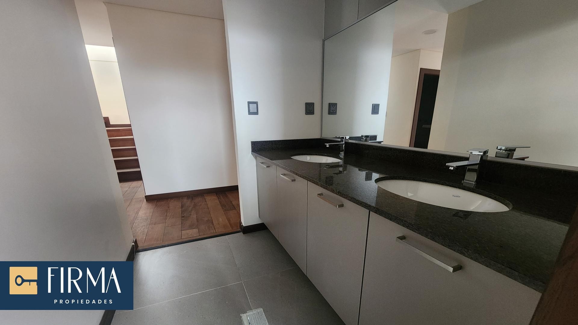 Departamento en VentaDEPARTAMENTO DUPLEX EN VENTA A ESTRENAR CON TERRAZA PRIVADA EN OBRAJES 4 dormitorios 5 baños 1 parqueos Foto 12