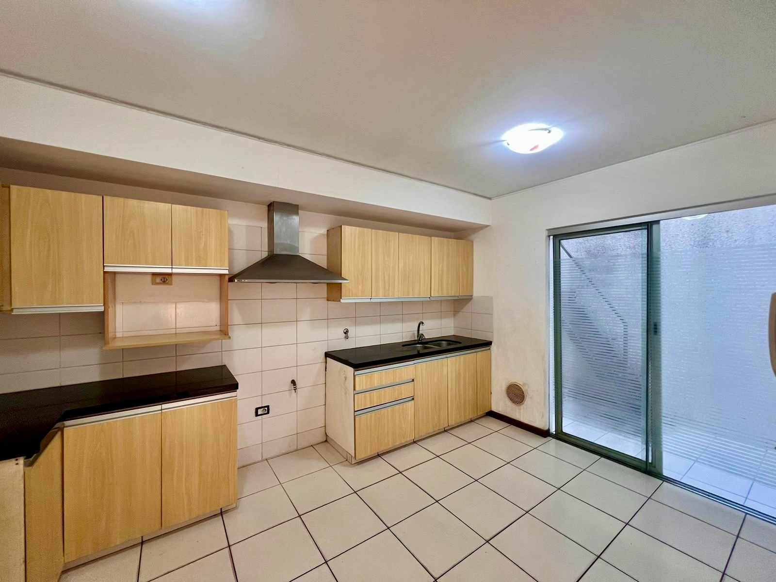 Casa en Entre 3er y 4to anillo Oeste en Santa Cruz de la Sierra 3 dormitorios 2 baños 2 parqueos Foto 8